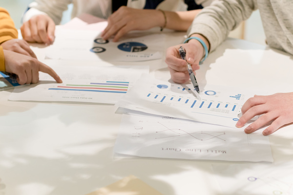 文化在企業(yè)發(fā)展的不同階段所起的作用 文化在企業(yè)發(fā)展的不同階段所起的作用