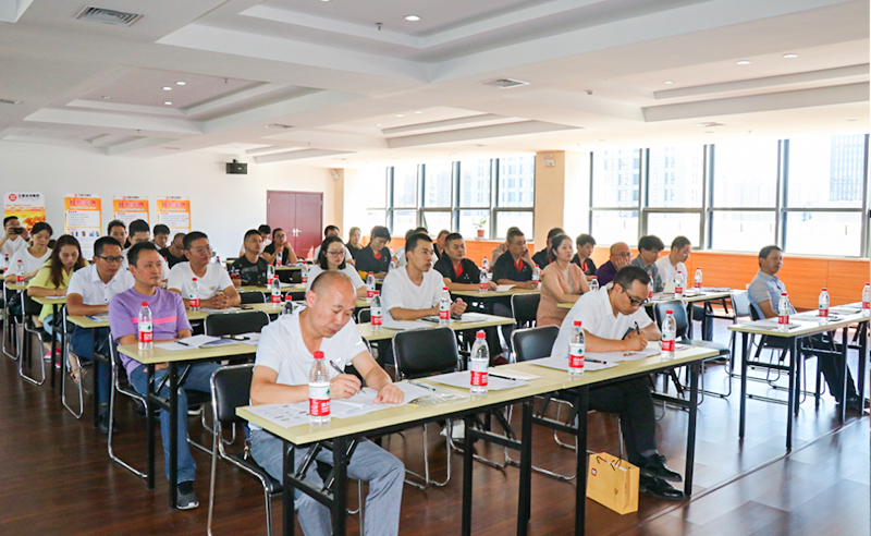 熱烈祝賀正?！吨圃煨推髽I(yè)生產(chǎn)運作管理》專題公益講座在溫州成功舉辦